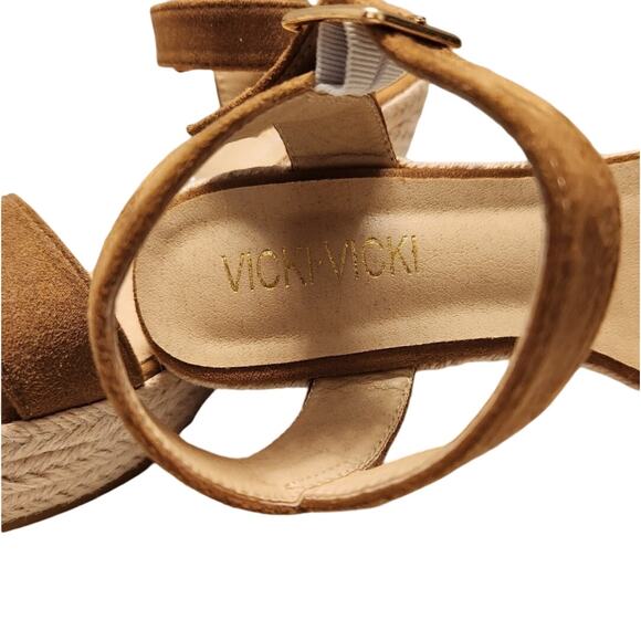 VICKI·VICKI Wedge Sandles, Size 8 - Picture 4 of 5